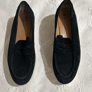 Aquatalia Shoes Black Suede Loafer Women’s sz9